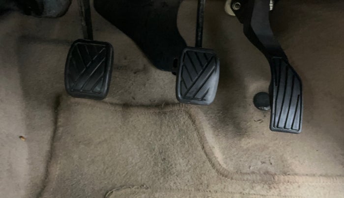 2015 Maruti Swift Dzire VXI, Petrol, Manual, 71,947 km, Pedals