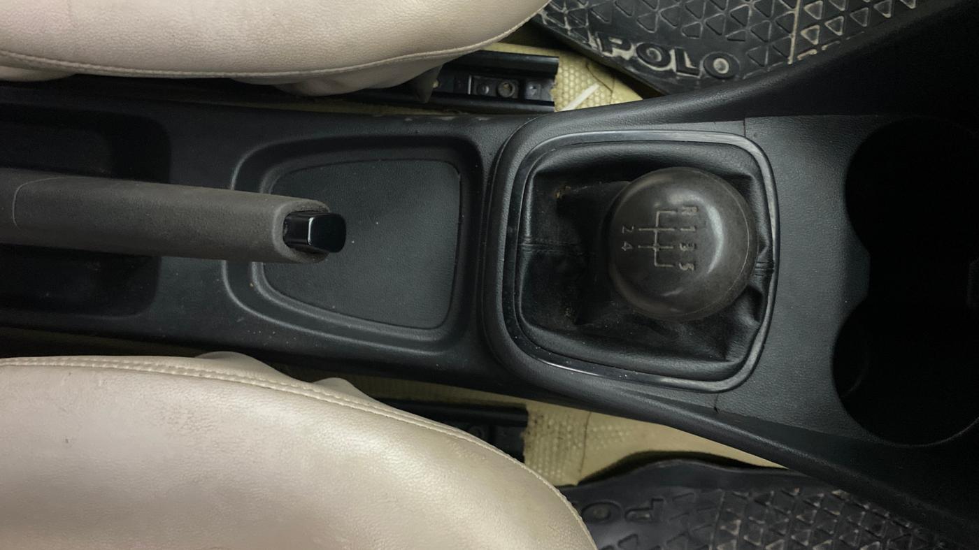 2013 Volkswagen Polo COMFORTLINE 1.2L PETROL, Petrol, Manual, 69,631 km, Gear Lever