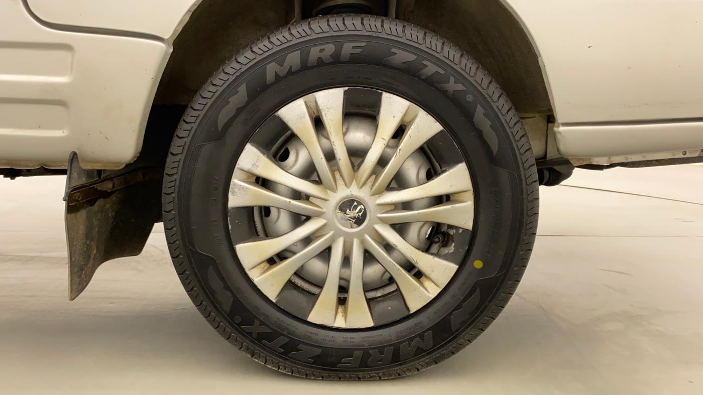 2015 Maruti OMNI E 8 STR, Petrol, Manual, 35,381 km, Right Front Wheel