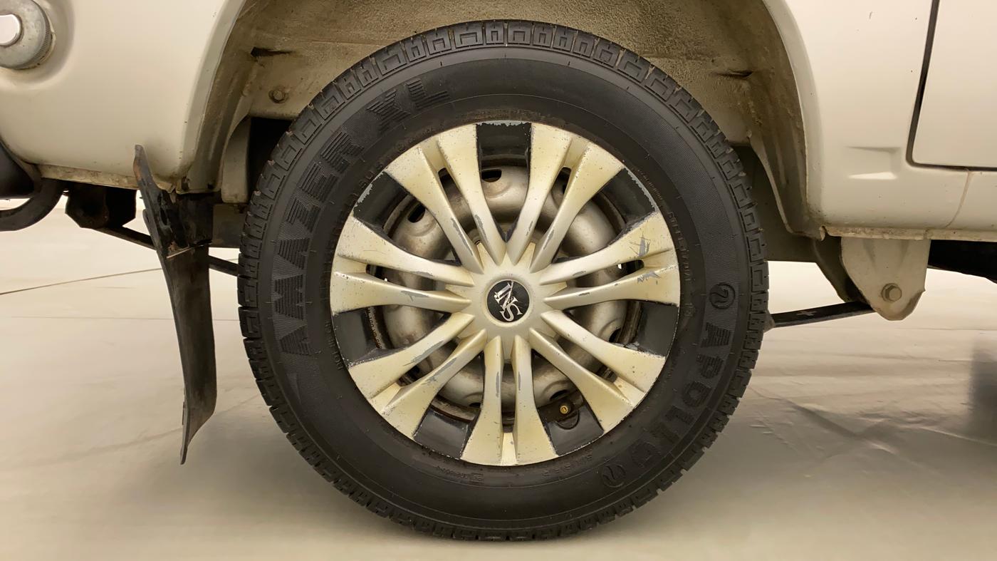 2015 Maruti OMNI E 8 STR, Petrol, Manual, 35,381 km, Right Rear Wheel