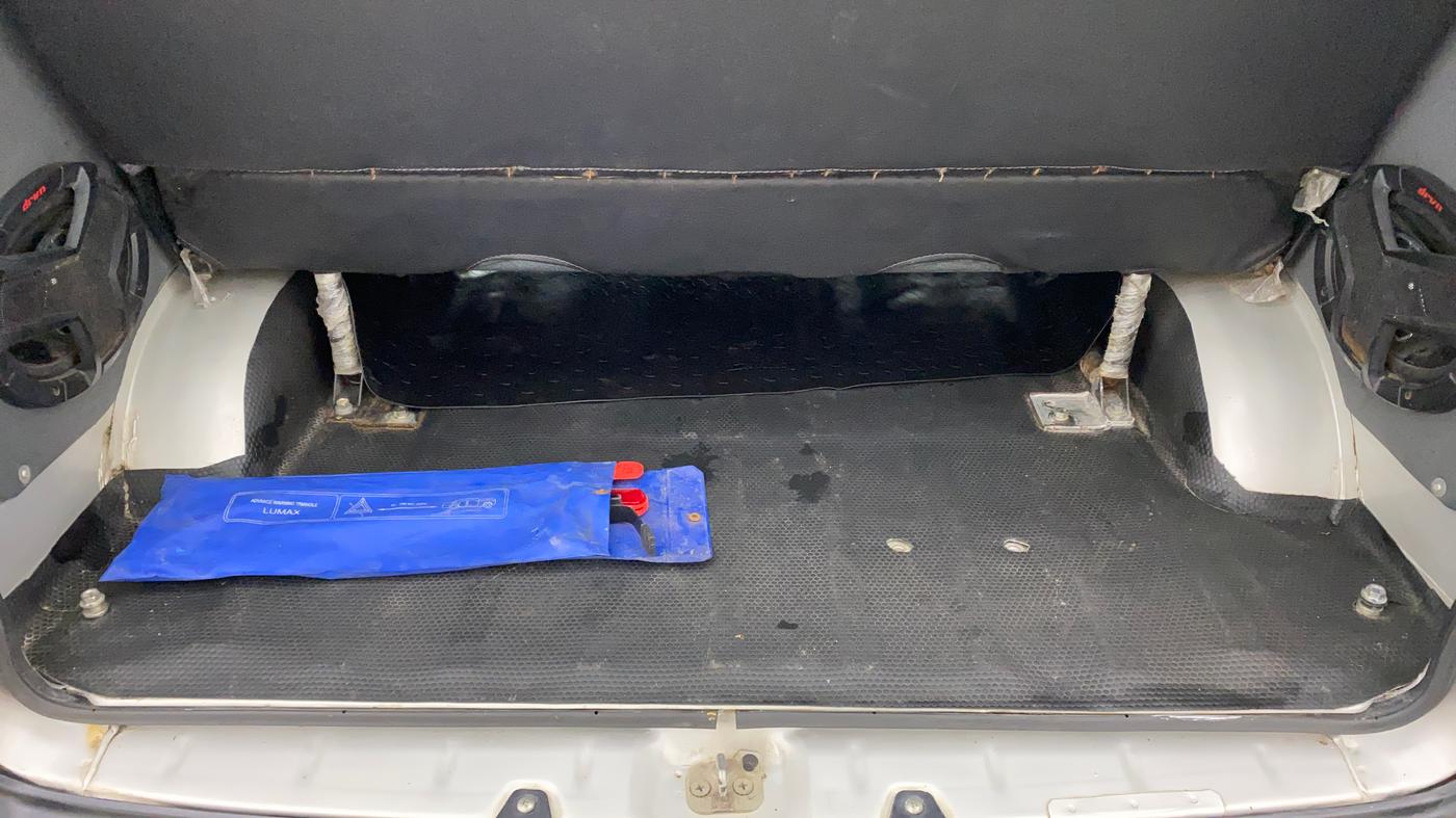 2015 Maruti OMNI E 8 STR, Petrol, Manual, 35,381 km, Boot Inside