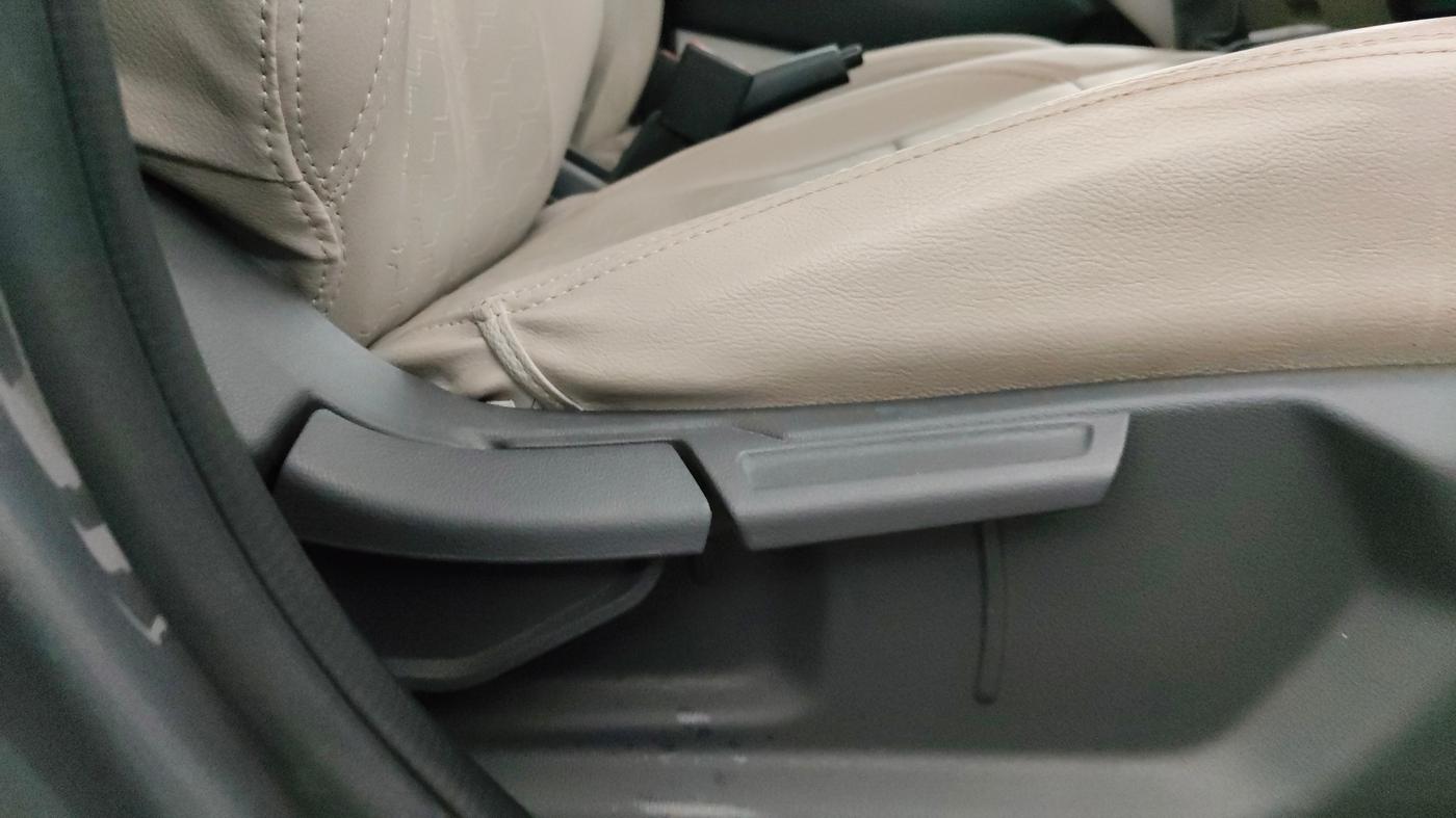 2021 Hyundai AURA S 1.2 AMT, Petrol, Automatic, 29,050 km, Driver Side Adjustment Panel