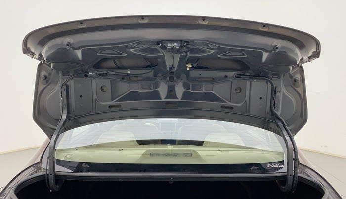 2015 Maruti Ciaz ZXI, Petrol, Manual, 16,607 km, Boot Door Open