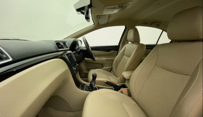 2015 Maruti Ciaz ZXI, Petrol, Manual, 16,607 km, Right Side Front Door Cabin