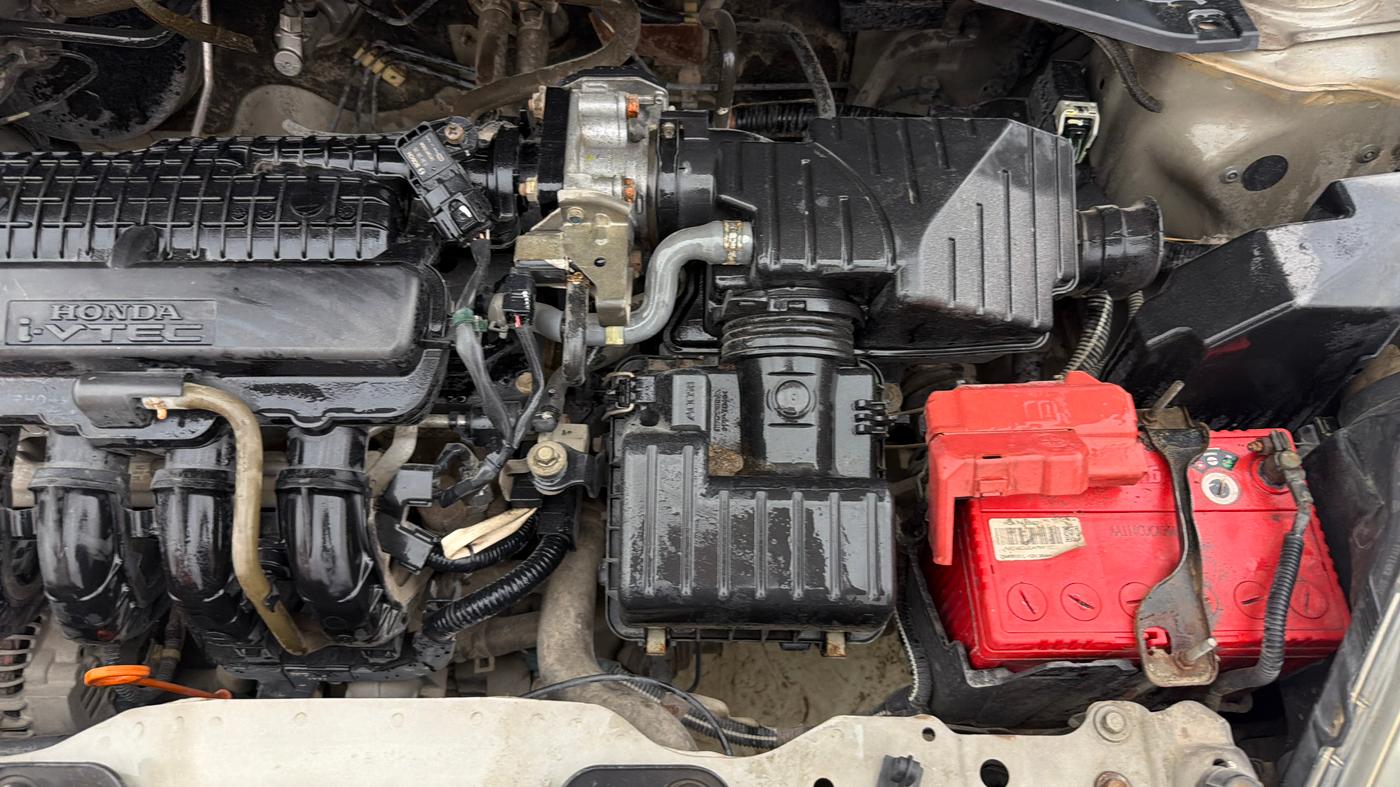 2015 Honda Amaze 1.2L I-VTEC S, Petrol, Manual, 1,09,519 km, Engine View - Left