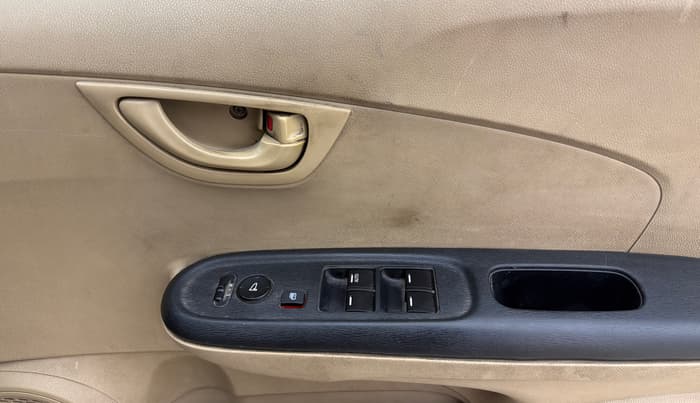 2015 Honda Amaze 1.2L I-VTEC S, Petrol, Manual, 1,09,519 km, Driver Side Door Panels Control