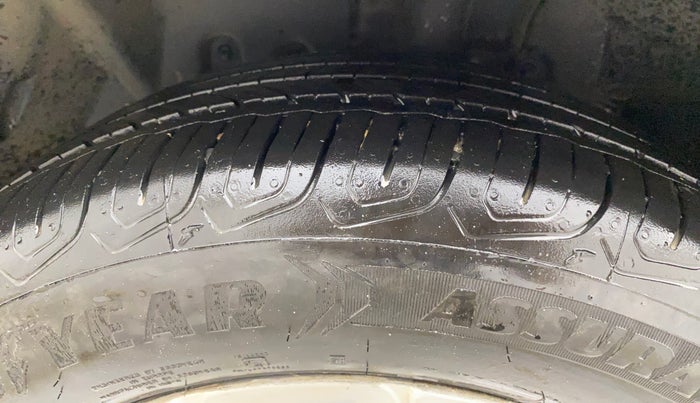 2016 Ford Ecosport TITANIUM 1.5L PETROL, Petrol, Manual, 33,138 km, Left Front Tyre Tread