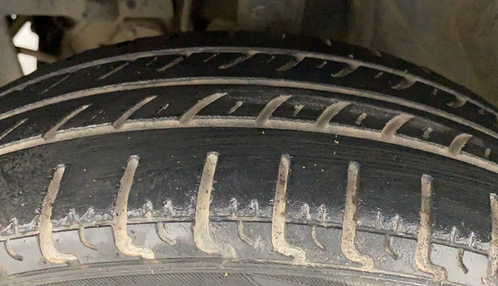 2016 Datsun Go Plus T, Petrol, Manual, 39,886 km, Left Front Tyre Tread