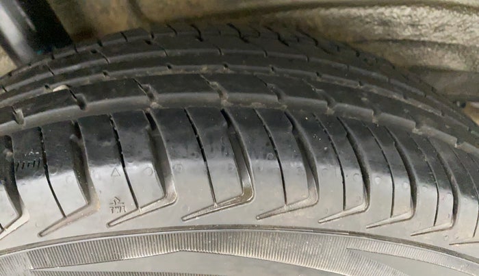 2021 Maruti New Wagon-R LXI 1.0 L, Petrol, Manual, 3,995 km, Right Rear Tyre Tread