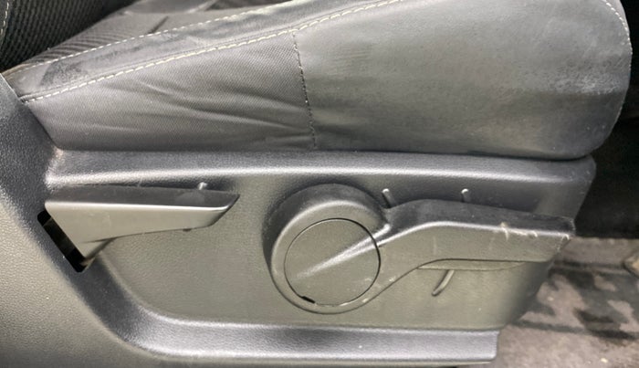 2021 Mahindra Thar LX PETROL HT 4WD AT, Petrol, Automatic, 76,547 km, Driver Side Adjustment Panel