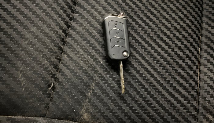 2021 Mahindra Thar LX PETROL HT 4WD AT, Petrol, Automatic, 76,547 km, Key Close Up