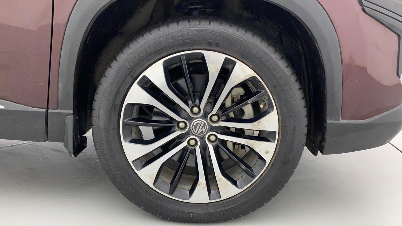 2022 MG HECTOR SHARP 1.5 PETROL CVT, Petrol, Automatic, 11,342 km, Right Front Wheel