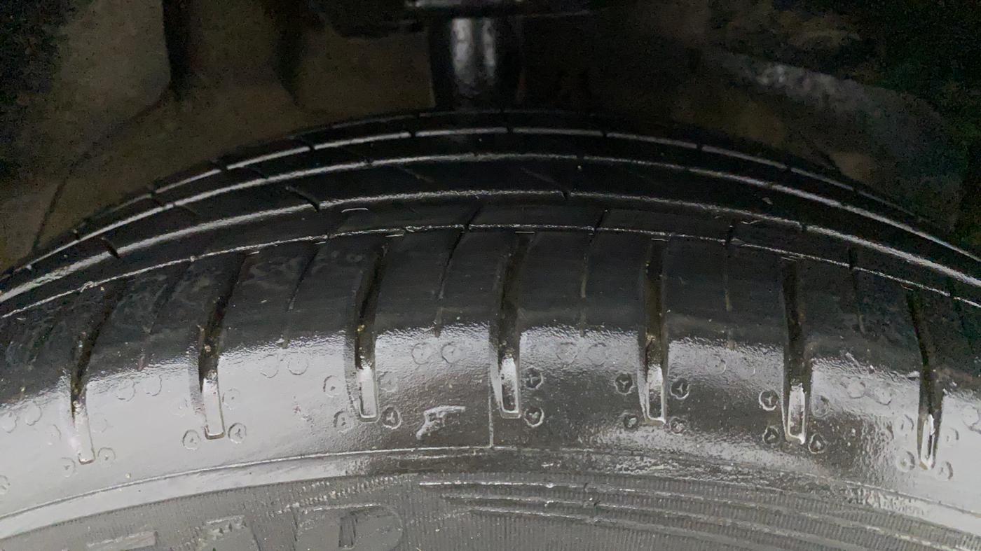 2022 MG HECTOR SHARP 1.5 PETROL CVT, Petrol, Automatic, 11,342 km, Right Front Tyre Tread