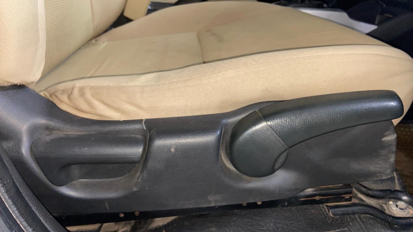 2017 Honda Jazz 1.5L I-DTEC V, Diesel, Manual, 74,643 km, Driver Side Adjustment Panel