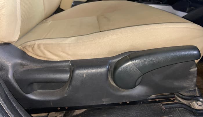 2017 Honda Jazz 1.5L I-DTEC V, Diesel, Manual, 74,643 km, Driver Side Adjustment Panel