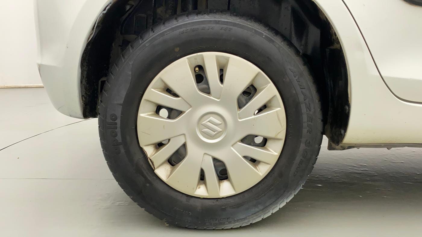 2014 Maruti Swift VXI, CNG, Manual, 88,732 km, Right Rear Wheel