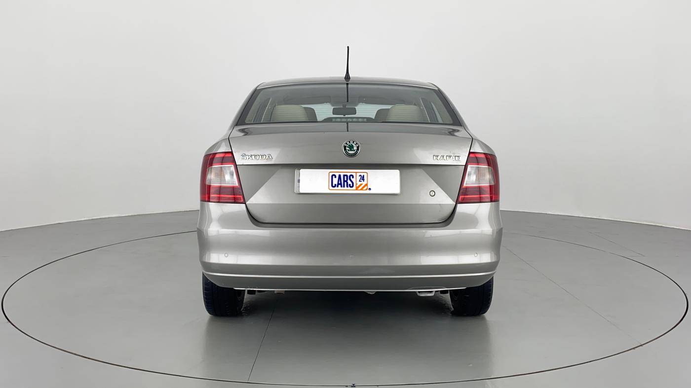 2015 Skoda Rapid 1.6 MPI MT ELEGANCE PLUS, Petrol, Manual, 97,136 km, Back/Rear
