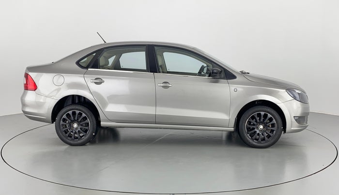 2015 Skoda Rapid 1.6 MPI MT ELEGANCE PLUS, Petrol, Manual, 97,136 km, Right Side View