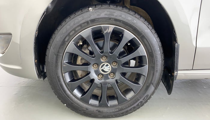 2015 Skoda Rapid 1.6 MPI MT ELEGANCE PLUS, Petrol, Manual, 97,136 km, Left Front Wheel