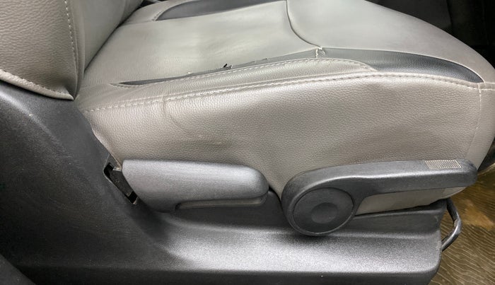 2016 Maruti S Cross ZETA 1.3, Diesel, Manual, 33,741 km, Driver Side Adjustment Panel