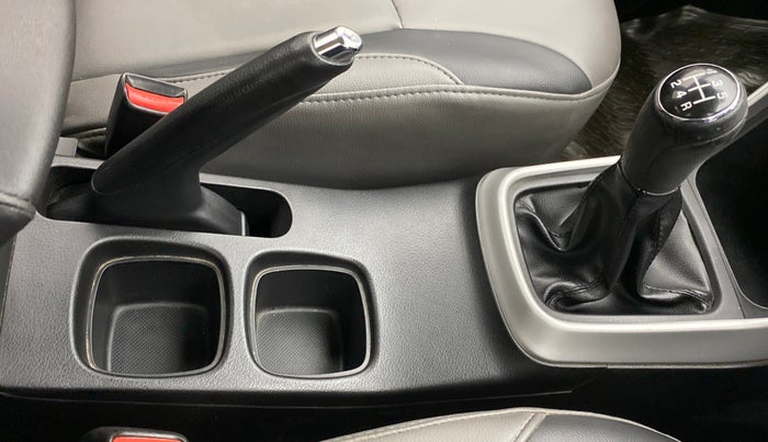 2016 Maruti S Cross ZETA 1.3, Diesel, Manual, 33,741 km, Gear Lever