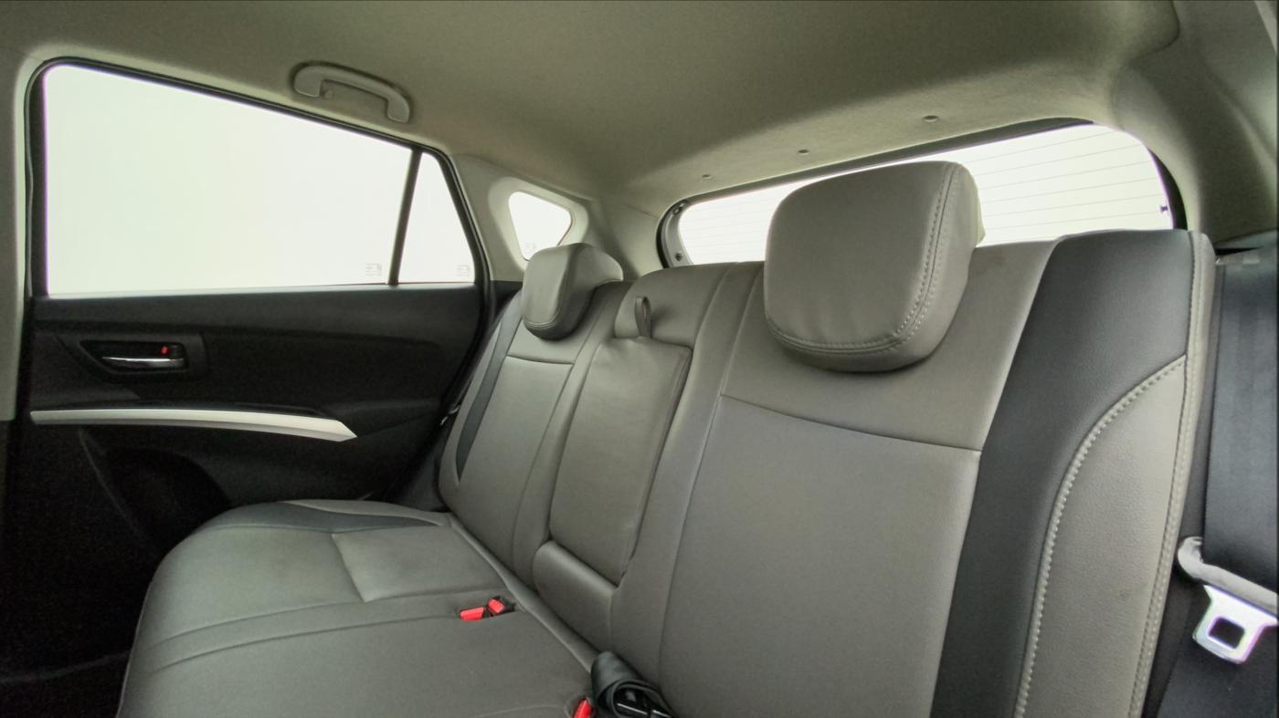 2016 Maruti S Cross ZETA 1.3, Diesel, Manual, 33,741 km, Right Side Rear Door Cabin