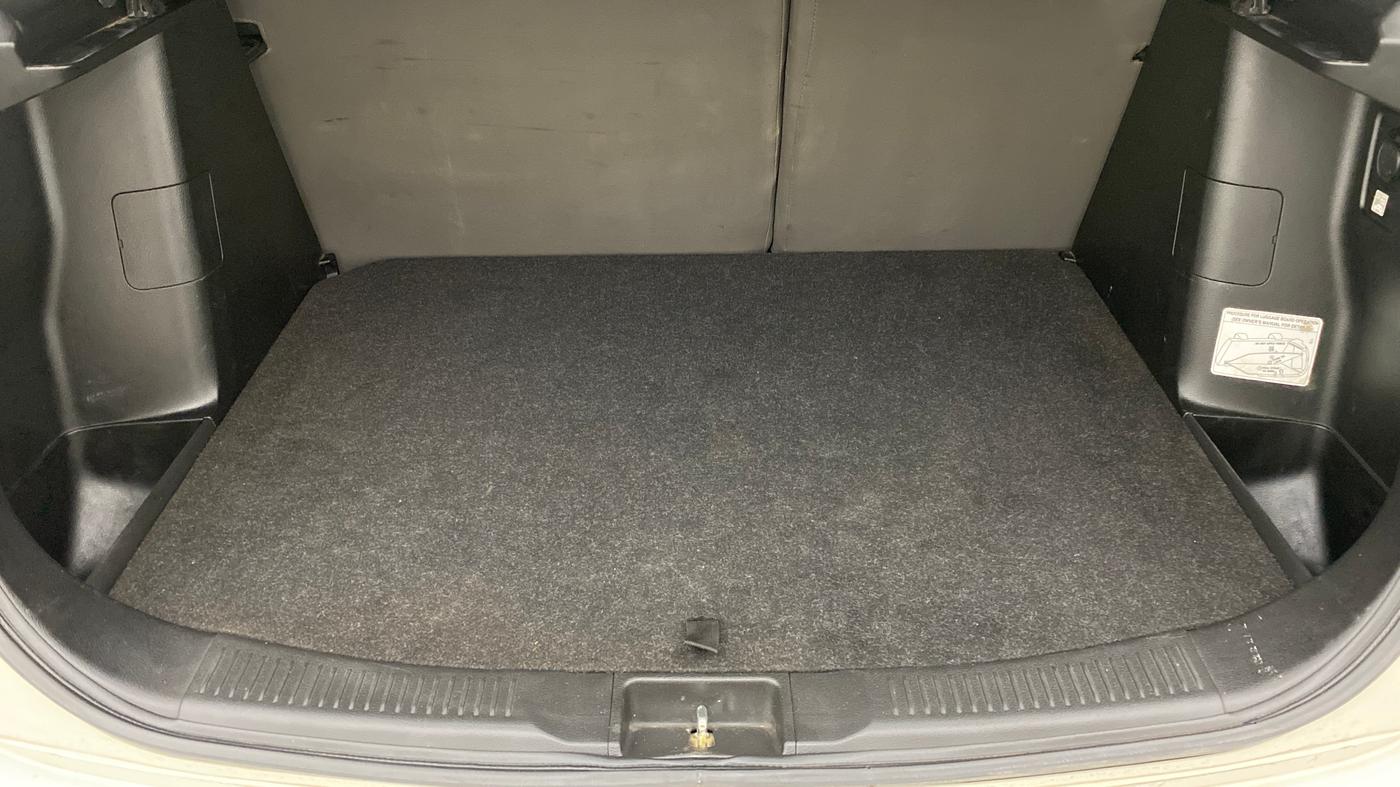 2016 Maruti S Cross ZETA 1.3, Diesel, Manual, 33,741 km, Boot Inside