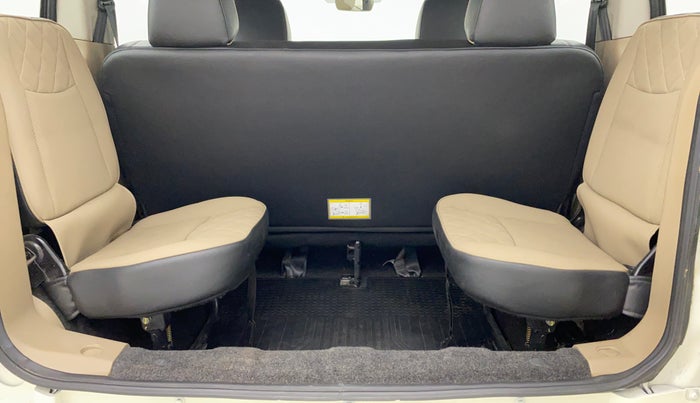 2018 Mahindra TUV300 T10 MT, Diesel, Manual, 13,881 km, Third Seat Row ( optional )