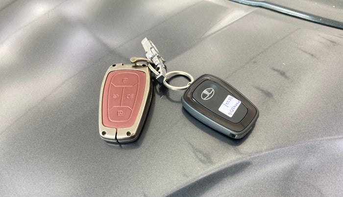 2019 Tata NEXON XZA PLUS PETROL, Petrol, Automatic, 36,434 km, Key Close Up