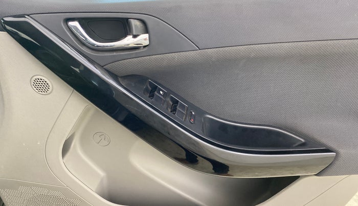 2019 Tata NEXON XZA PLUS PETROL, Petrol, Automatic, 36,434 km, Driver Side Door Panels Control
