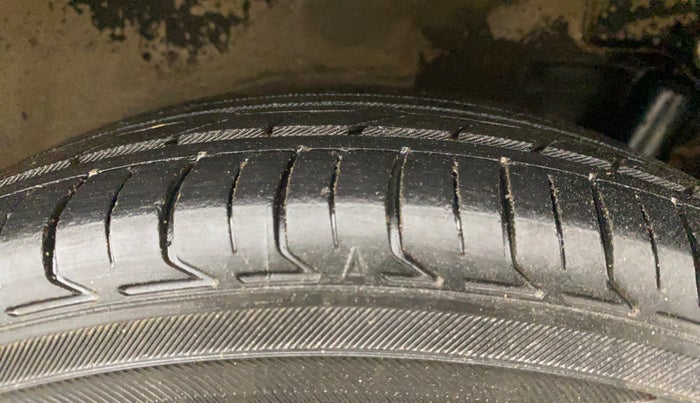 2016 Maruti Wagon R 1.0 VXI, CNG, Manual, 58,047 km, Left Front Tyre Tread