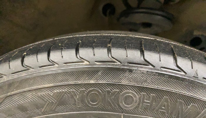 2016 Maruti Wagon R 1.0 VXI, CNG, Manual, 58,047 km, Right Front Tyre Tread