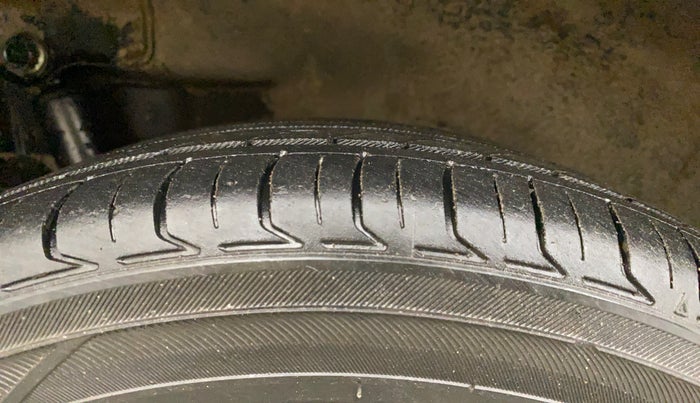 2016 Maruti Wagon R 1.0 VXI, CNG, Manual, 58,047 km, Right Rear Tyre Tread