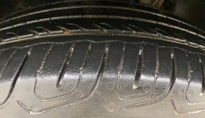 2022 Volkswagen TAIGUN HIGHLINE 1.0 TSI AT, Petrol, Automatic, 47,779 km, Left Front Tyre Tread