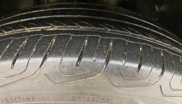 2022 Volkswagen TAIGUN HIGHLINE 1.0 TSI AT, Petrol, Automatic, 47,779 km, Right Front Tyre Tread