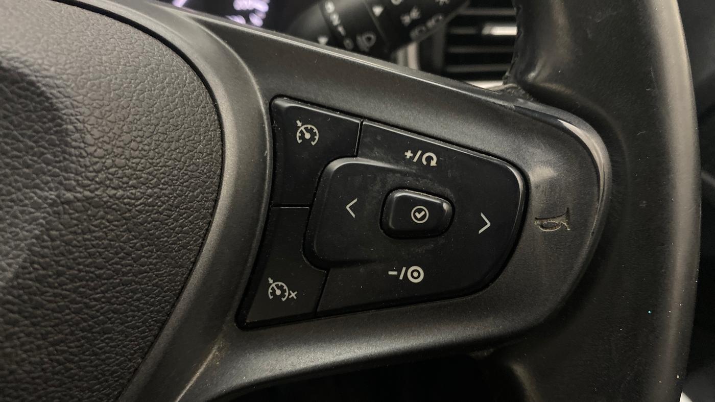 2022 Tata PUNCH CREATIVE  AMT, Petrol, Automatic, 42,648 km, Adaptive Cruise Control