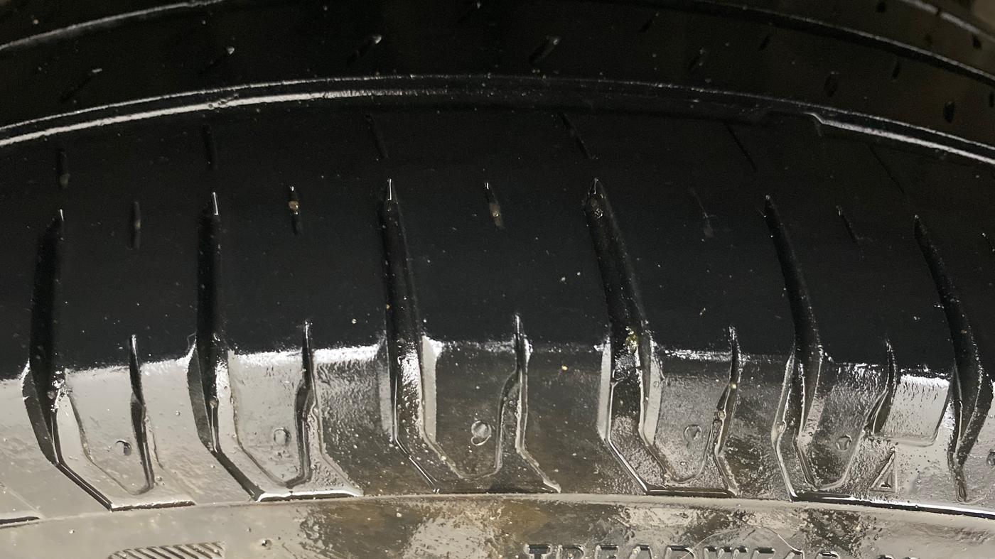 2020 Maruti Ertiga ZXI+ SHVS, Petrol, Manual, 24,551 km, Right Rear Tyre Tread