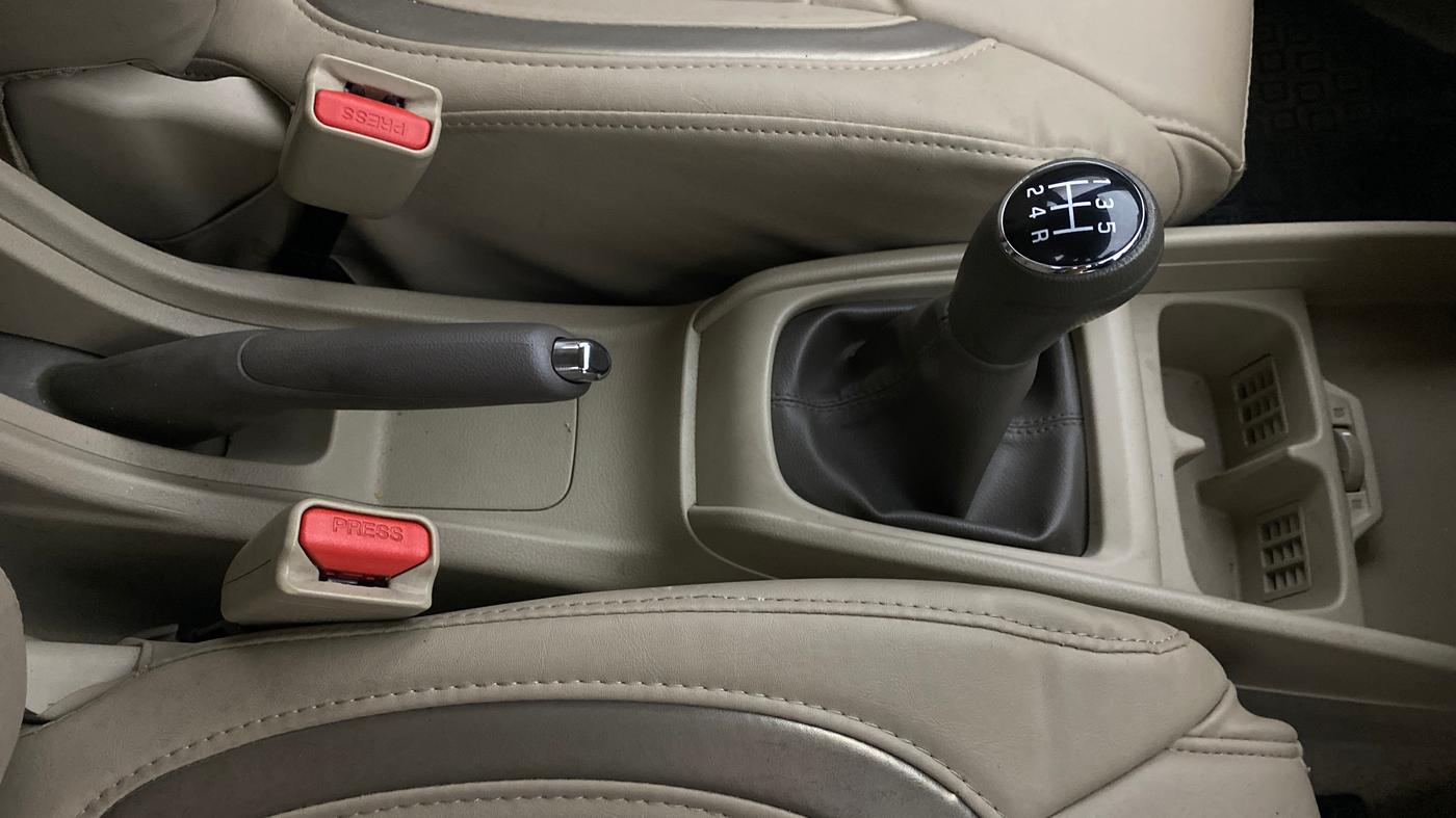 2020 Maruti Ertiga ZXI+ SHVS, Petrol, Manual, 24,551 km, Gear Lever