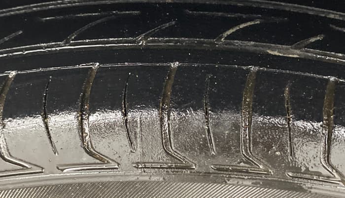 2013 Maruti Swift VDI, Diesel, Manual, 74,455 km, Left Front Tyre Tread
