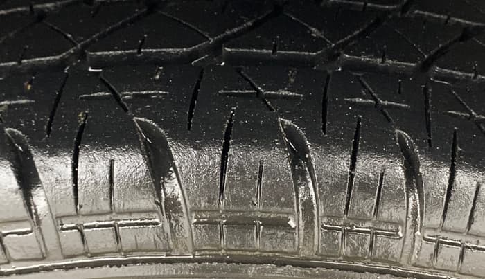 2013 Maruti Swift VDI, Diesel, Manual, 74,455 km, Left Rear Tyre Tread