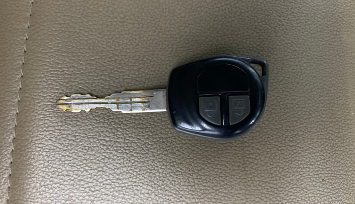 2013 Maruti Swift VDI, Diesel, Manual, 74,455 km, Key Close Up