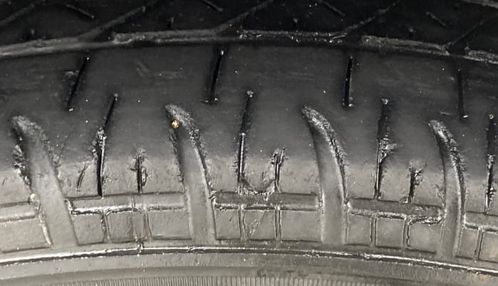 2013 Maruti Swift VDI, Diesel, Manual, 74,455 km, Right Front Tyre Tread