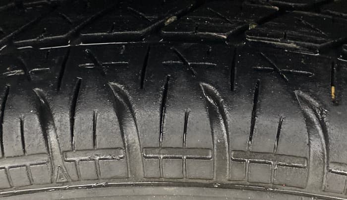 2013 Maruti Swift VDI, Diesel, Manual, 74,455 km, Right Rear Tyre Tread