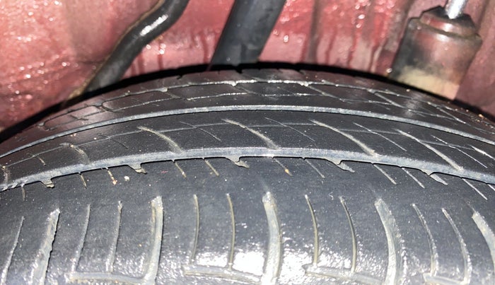 2014 Honda Amaze 1.2L I-VTEC S, Petrol, Manual, 69,301 km, Left Rear Tyre Tread