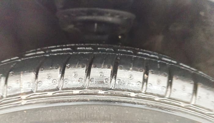 2014 Hyundai Verna FLUIDIC 1.6 VTVT SX, Petrol, Manual, 63,044 km, Right Front Tyre Tread