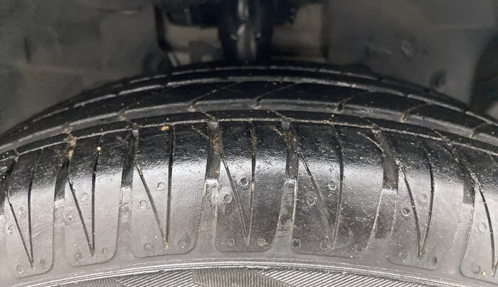 2020 Ford Figo Aspire AMBIENTE 1.5 DIESEL, Diesel, Manual, 62,890 km, Right Front Tyre Tread