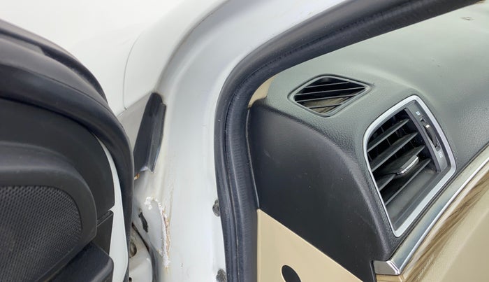 2019 Maruti Ciaz ALPHA 1.3 DDIS SHVS, Diesel, Manual, 65,574 km, Left A pillar - Slight discoloration