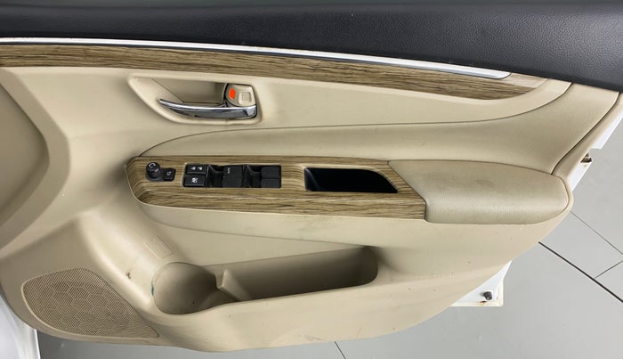 2019 Maruti Ciaz ALPHA 1.3 DDIS SHVS, Diesel, Manual, 65,574 km, Driver Side Door Panels Control