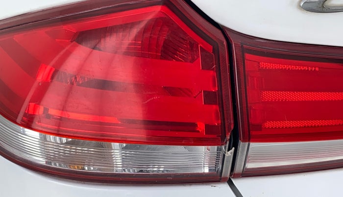 2019 Maruti Ciaz ALPHA 1.3 DDIS SHVS, Diesel, Manual, 65,574 km, Left tail light - Minor damage