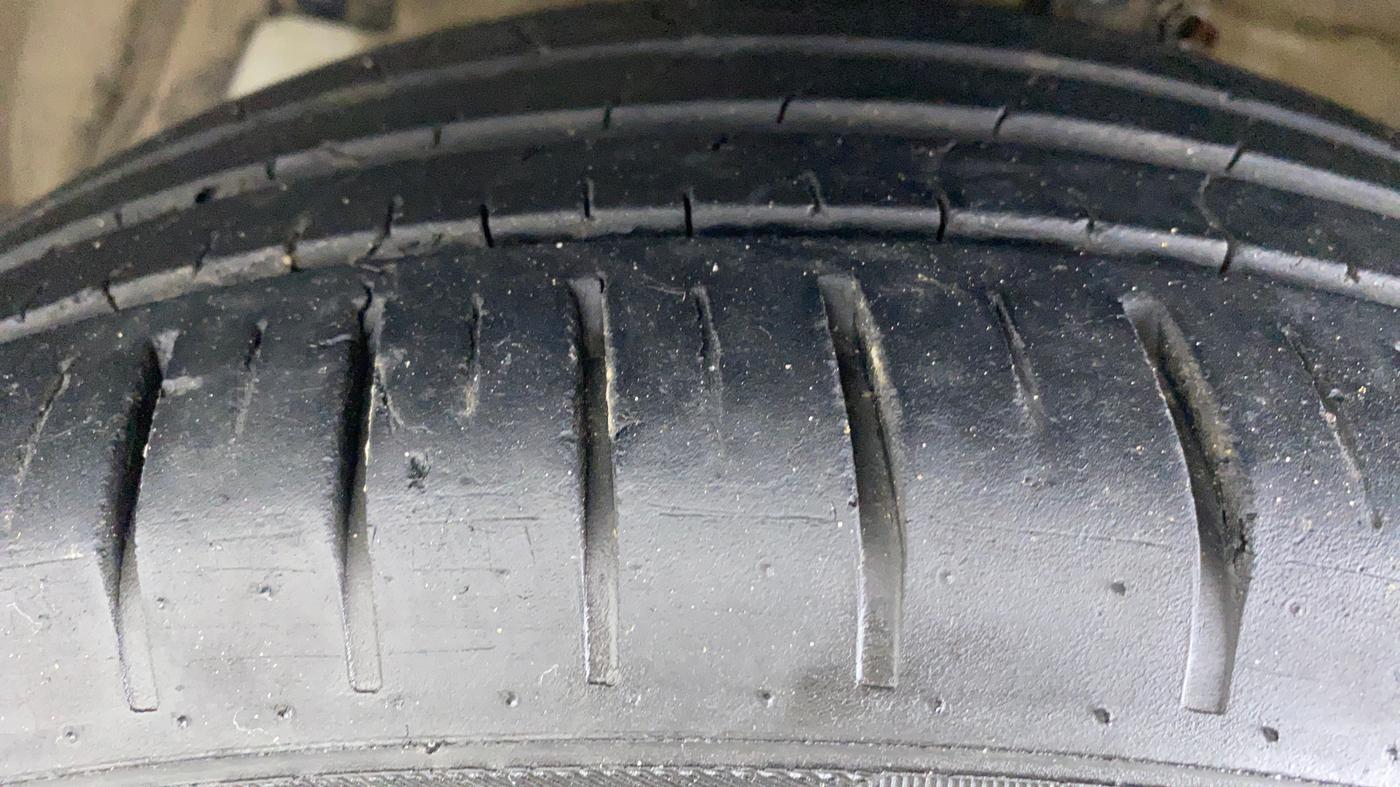 2019 Maruti Ciaz ALPHA 1.3 DDIS SHVS, Diesel, Manual, 65,574 km, Left Front Tyre Tread